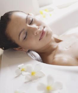 How much essential oil do you put in bath?